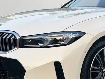 320 i xDrive Limousine M Sport  Head-up Display