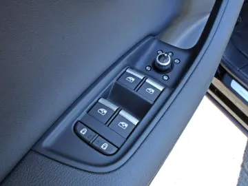 Q7 55TFSI qu S LINE BLACK PANO AHK HuD 360° LUFT