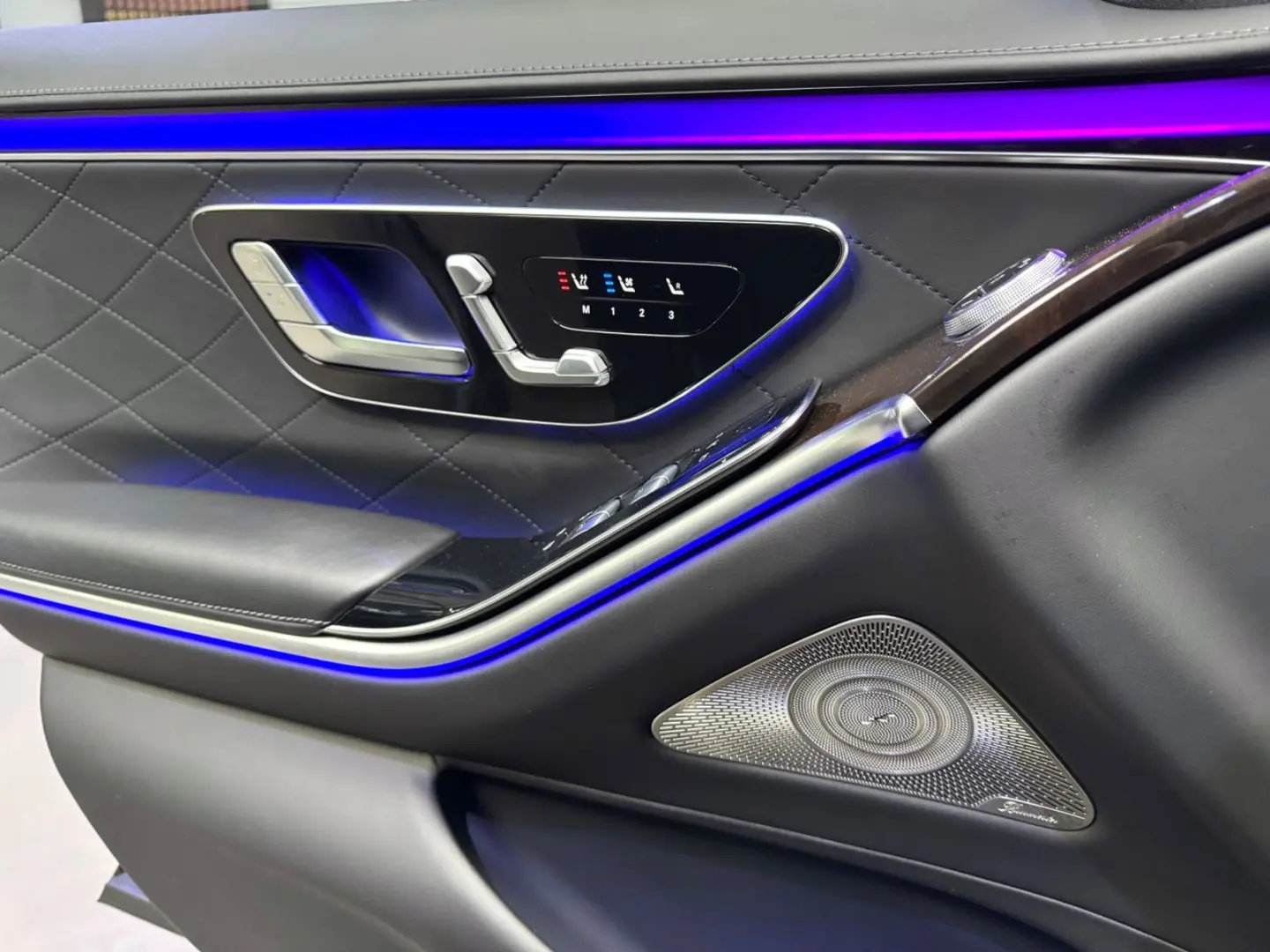 S 400 d 4MATIC LANG AMG 3xDVD-TV HUD 3D PANO 21