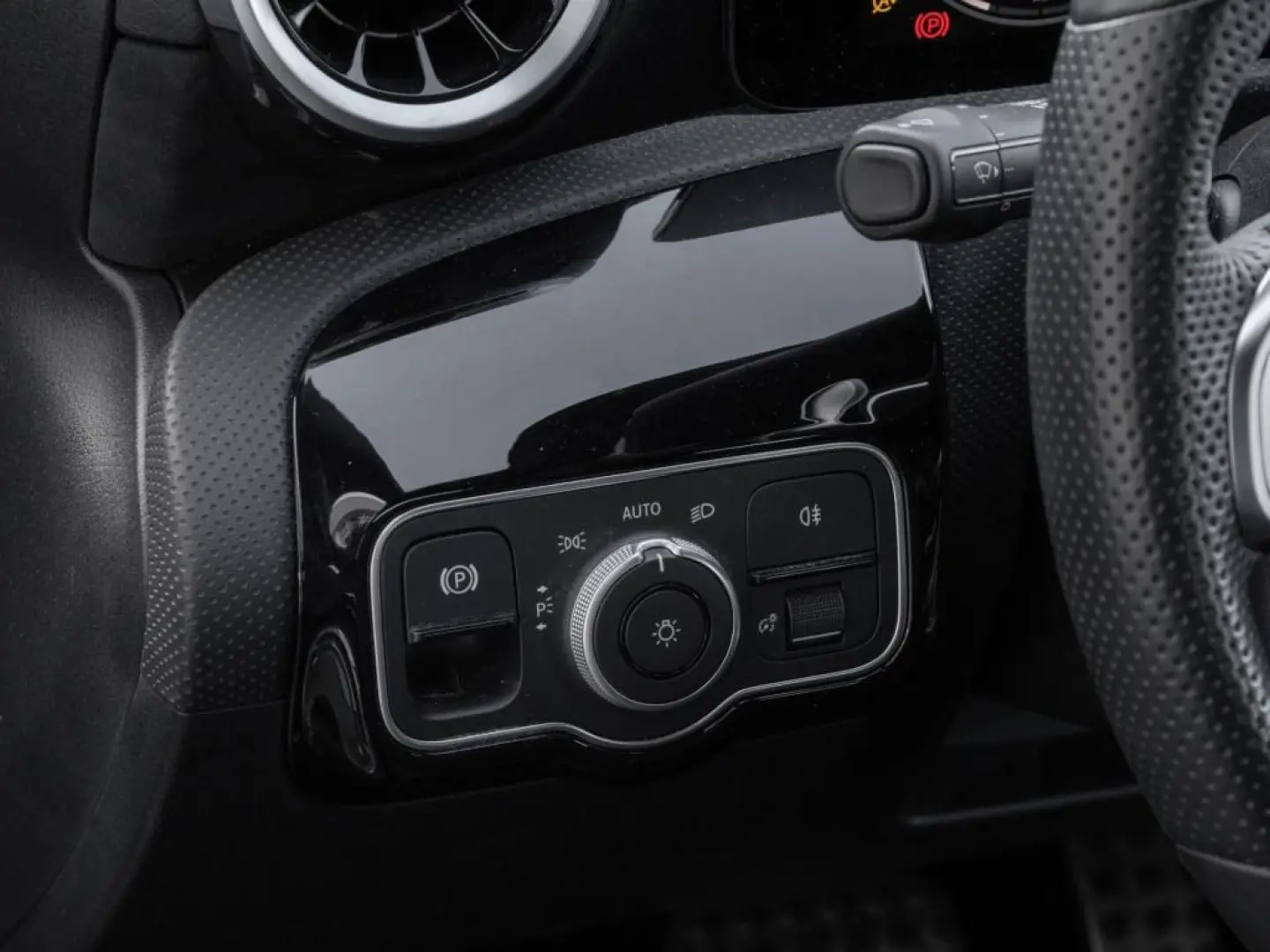 CLA 180 AMG/Wide/LED/CarPlay/DAB/Temp/18''