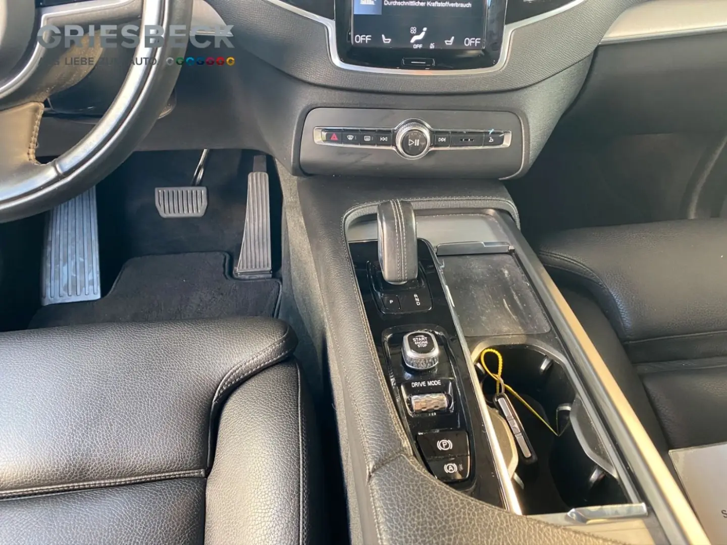 XC90 T8 Plug-In Hybrid R Design AWD*LED*AHK*360°