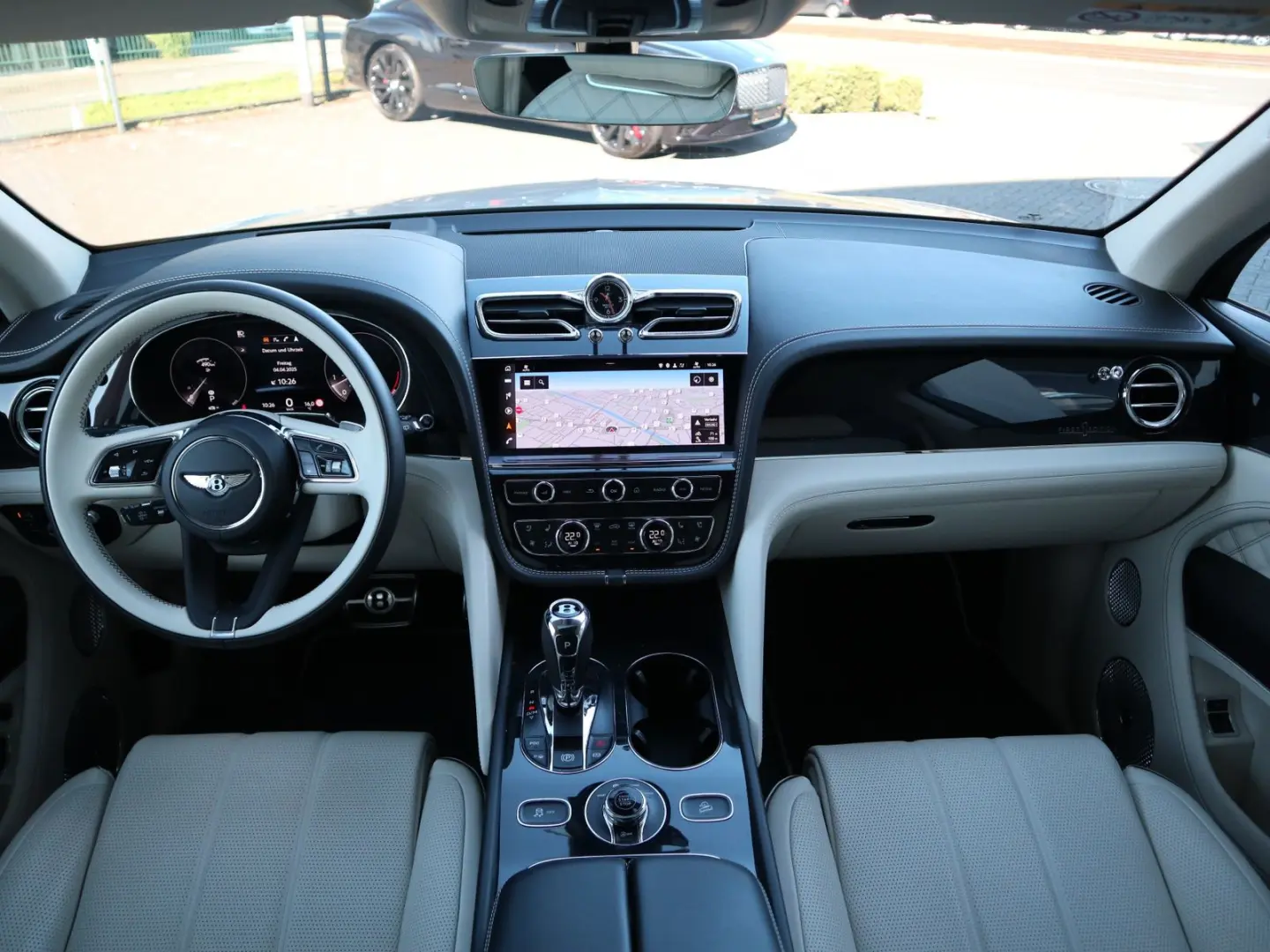 Bentayga V8 *First Edition*Standhzg.*