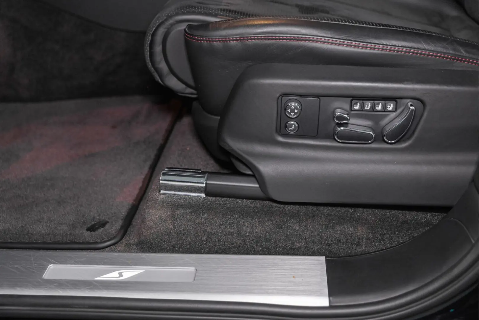 Bentayga S Hybrid |Touring Spec|Rear Seat Entert