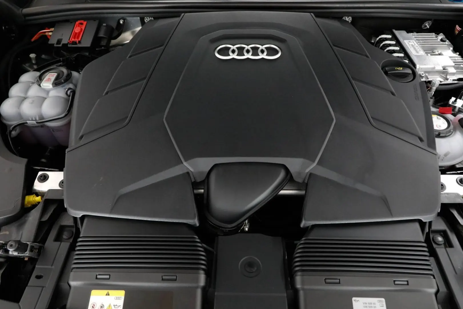 Q8 60 TFSIe quattro Competition Plus S line Pano