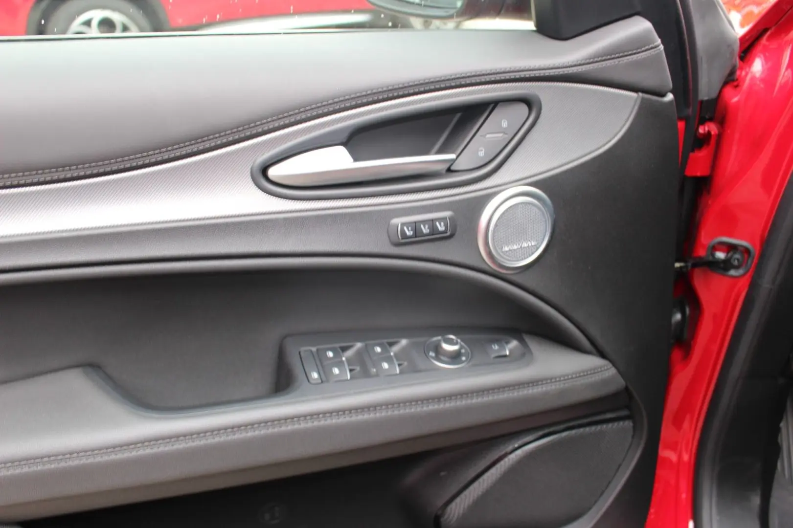 Stelvio Competizione Q4 MY23   GARANTIE 06-2027