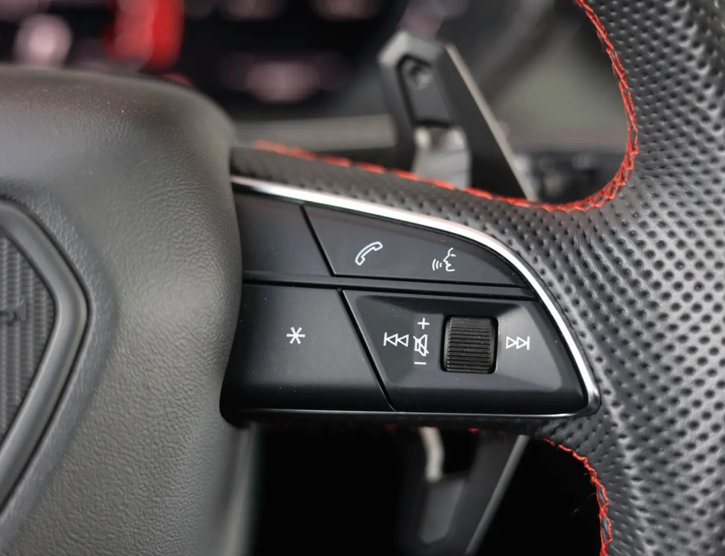 Urus 4.0 V8 *Carbon*ADAS*Pano*B&O*