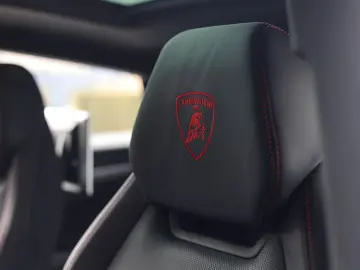 Urus 4.0 V8 *Carbon*ADAS*Pano*B&O*