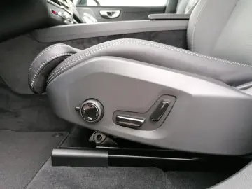 VOLVO XC60 B4 Plus Dark 360° 4C ACC LEASING PANO