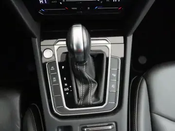 Arteon 2.0 TSI R-Line 4Motion AHK 360° PANO HUD