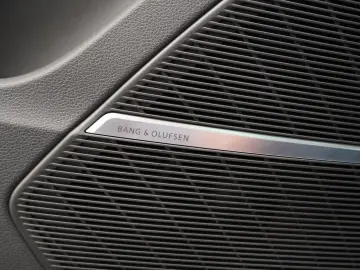 SQ7 V8 Competition plus*PANO*MatrixLED*Valcona*