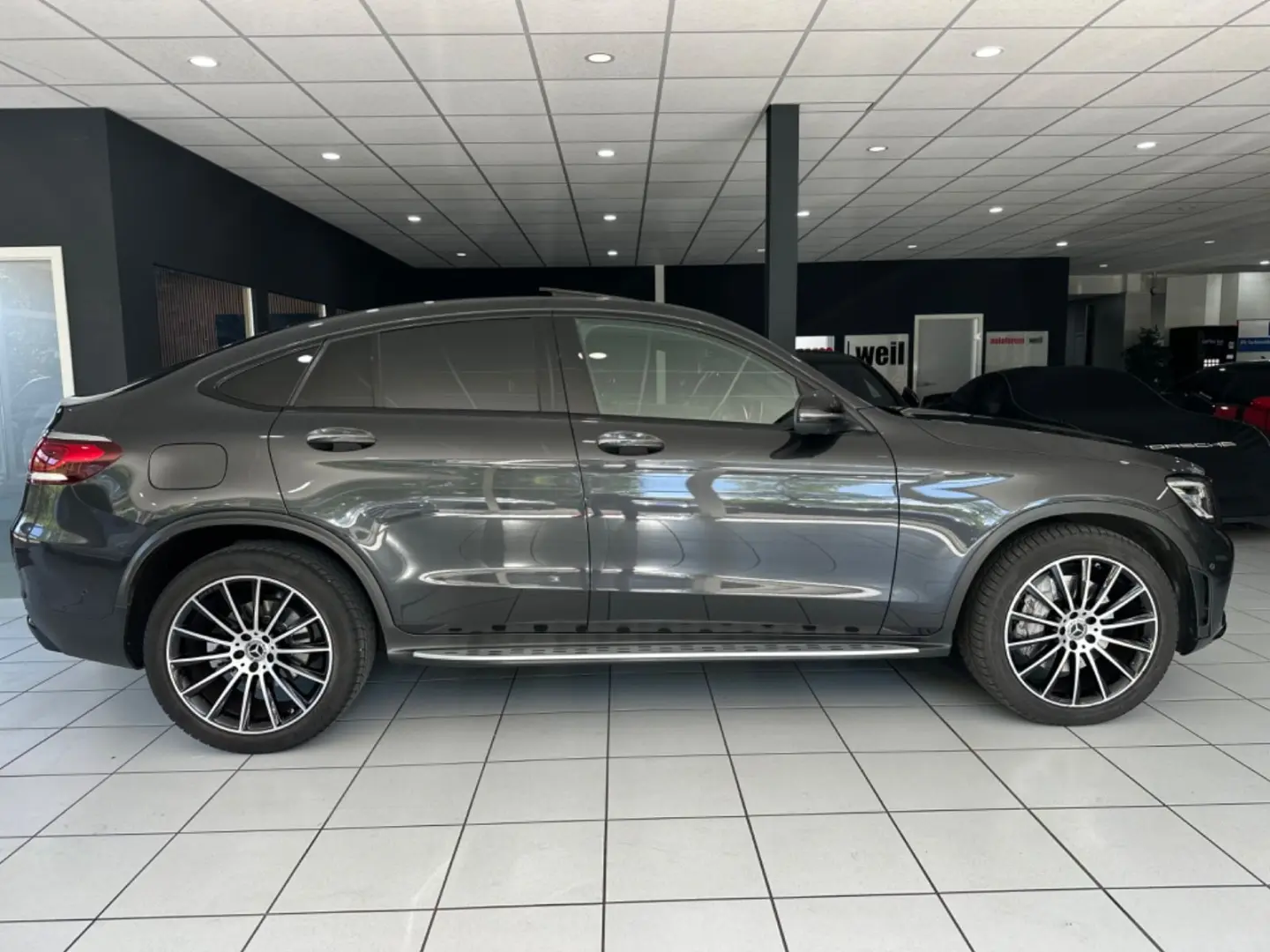 GLC 220d Coupe 4M*AMG*SCHIEBEDA*360*MBEAM*KEYLES