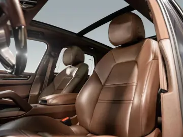 Porsche Cayenne Surround View