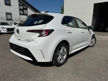 Toyota Corolla Hybrid Business Edition