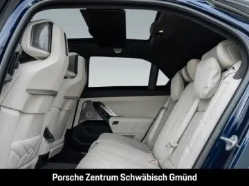 M760 e xDrive Lim EU6d Park-Assistent