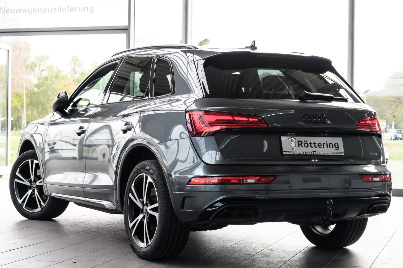 Q5 40 TDI S line +AHK+KAMERA+LED+NAVI+APP+CARBON