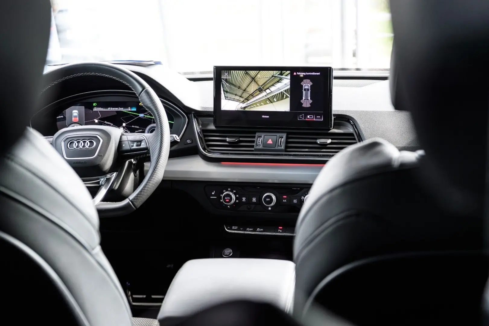 Q5 40 TDI S line +AHK+KAMERA+LED+NAVI+APP+CARBON
