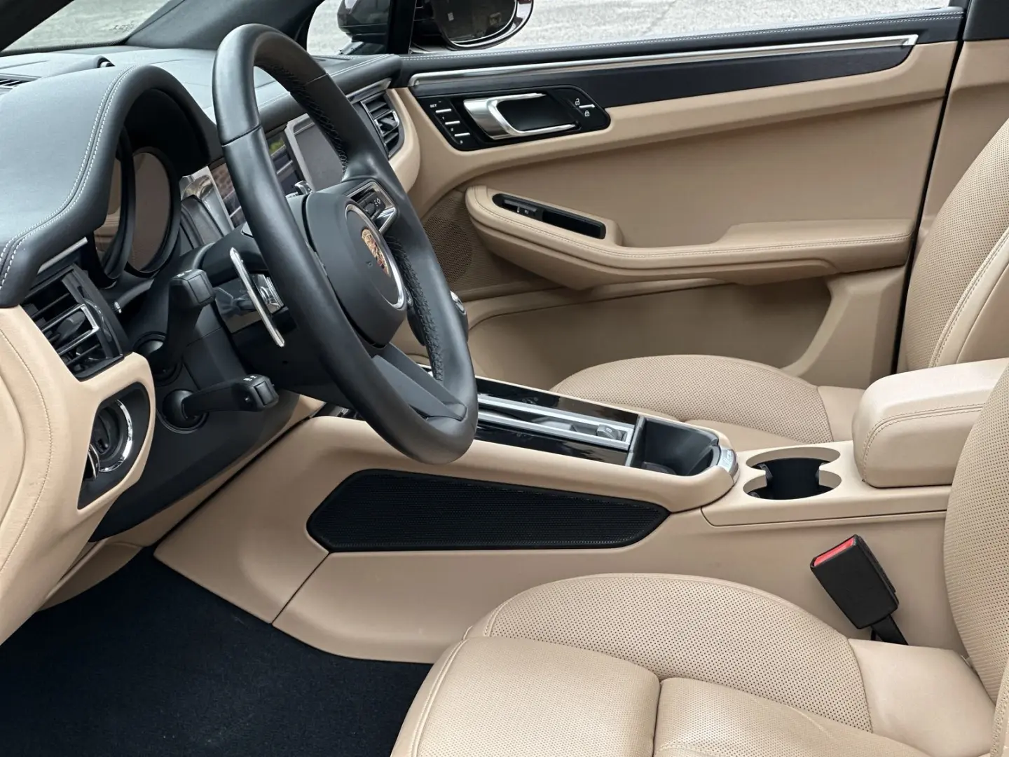 Macan GTS 21 EXCLUSIVE*PANORAM*LE*BOSE*SDHEIZUNG