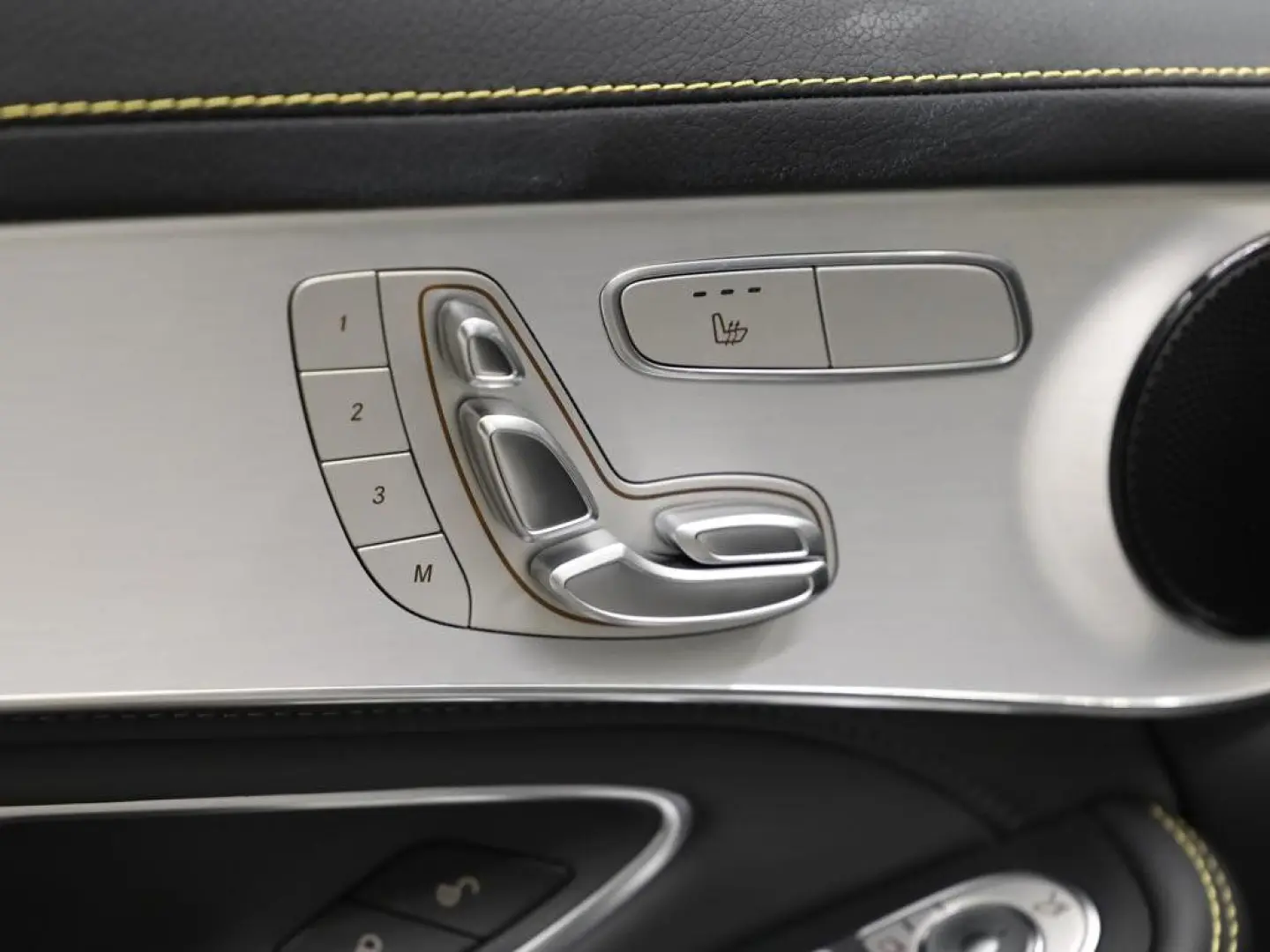 GLC 63 AMG 4M+ Coupé Distronic Schiebedach AHK