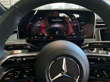 E 300 e AMG+AHK+DigitalLight+KeyGo+Distronic+DAB