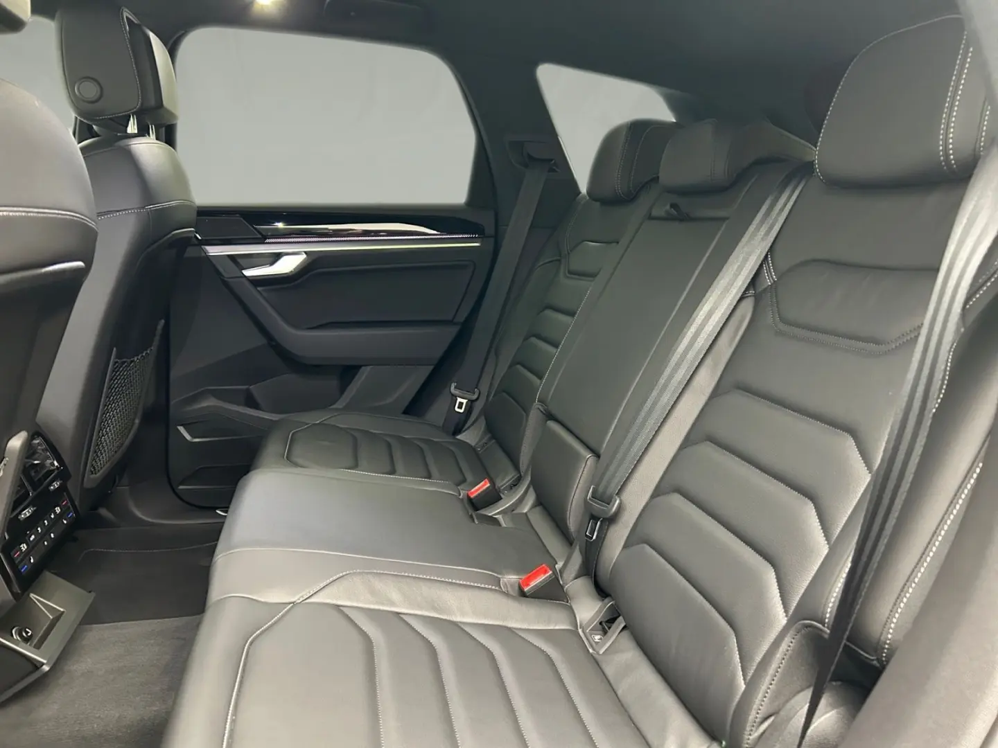 Touareg R-Line 4M 3.0TDI*LUFT*AHK*KAM*LEDER*HUD*