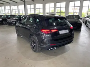 GLC 300 e 4M AMG+/PANO/DIS/BUR/19-Z/Memory/