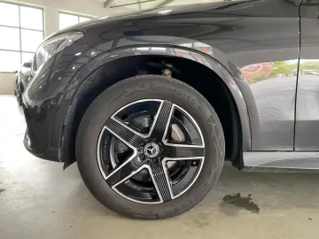 GLC 300 e 4M AMG+/PANO/DIS/BUR/19-Z/Memory/