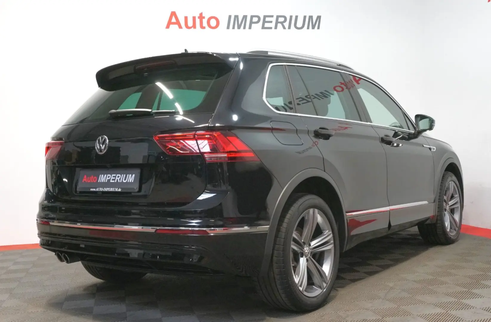 Tiguan R-Line 4Motion 2.0 TSI*PANORAMA*360°*AHK