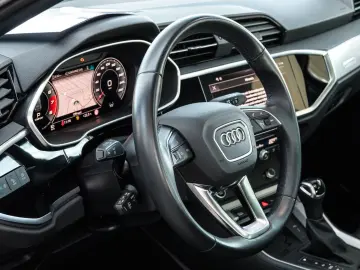 Q3 35 TFSI S line +LED+PANO+AHK+KAMERA+NAVI+KEYL