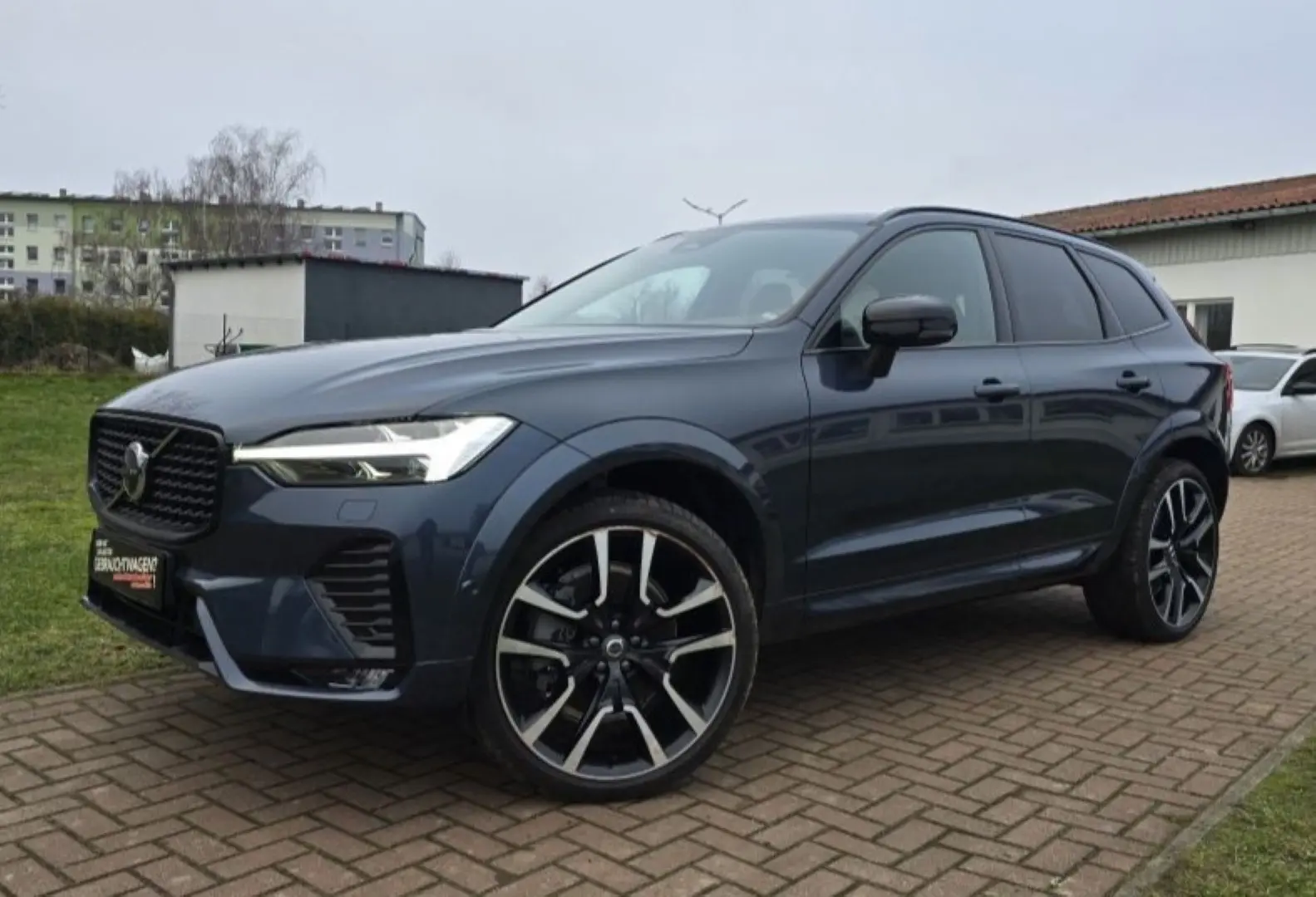 XC60 B4 D AWD Ultimate Dark+Luft+22Zoll+B&W+