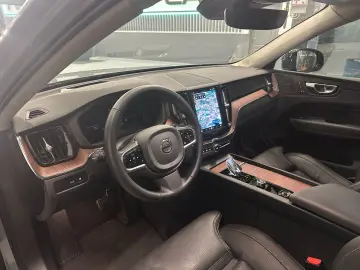 XC 60 Ultra Dark Recharge Plug-In Hybrid AWD