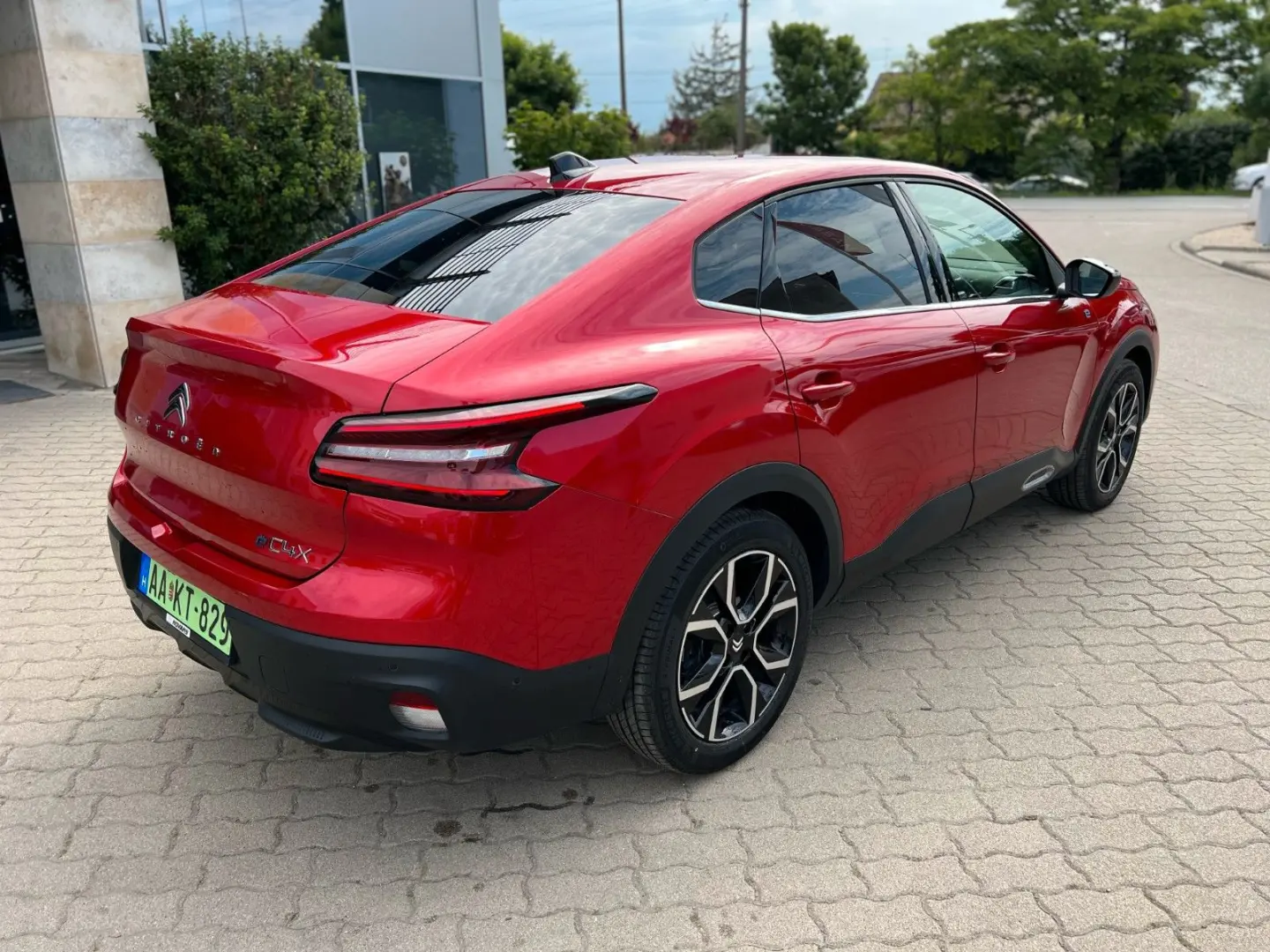 C4 X e-Shine