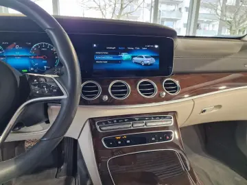 E 300 e Lim Exclusiv*Pano*AHK*RFK*19