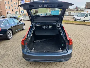V90 Momentum Pro