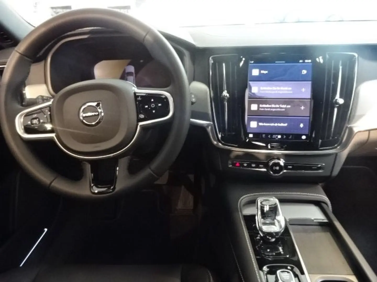 V90 Plus Dark B4