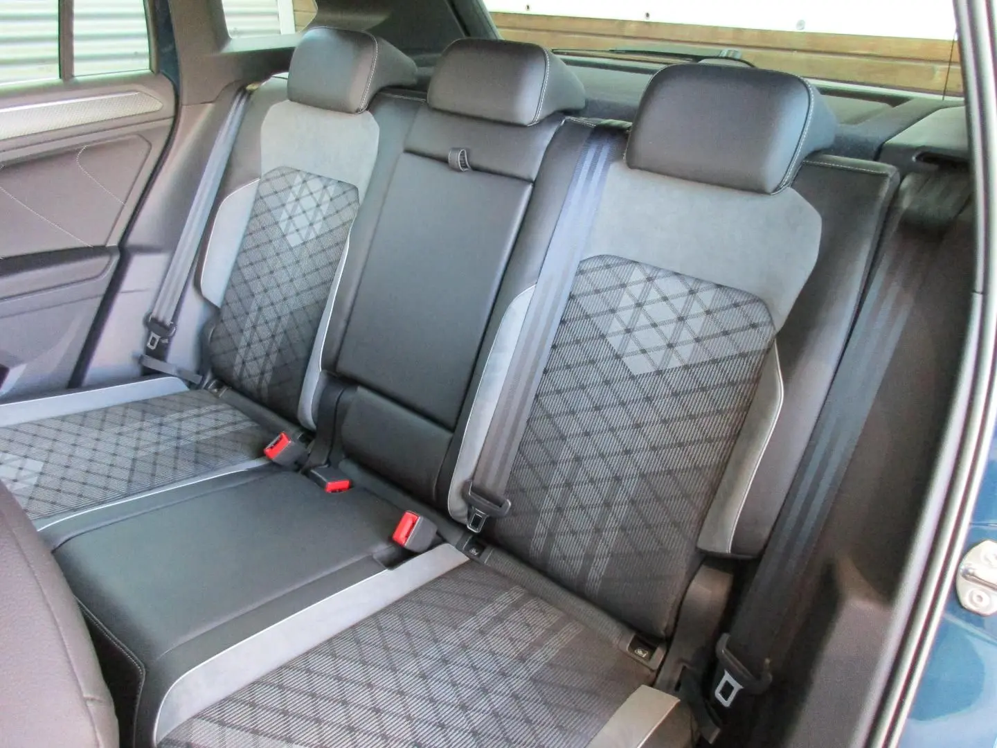 Tiguan R-Line 2,0 TDI 4Motion DSG H&K,Matrix,Eas