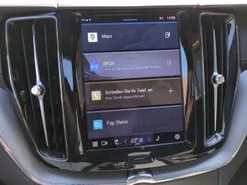 XC60 R Design Recharge Plug-In Hybrid AWD