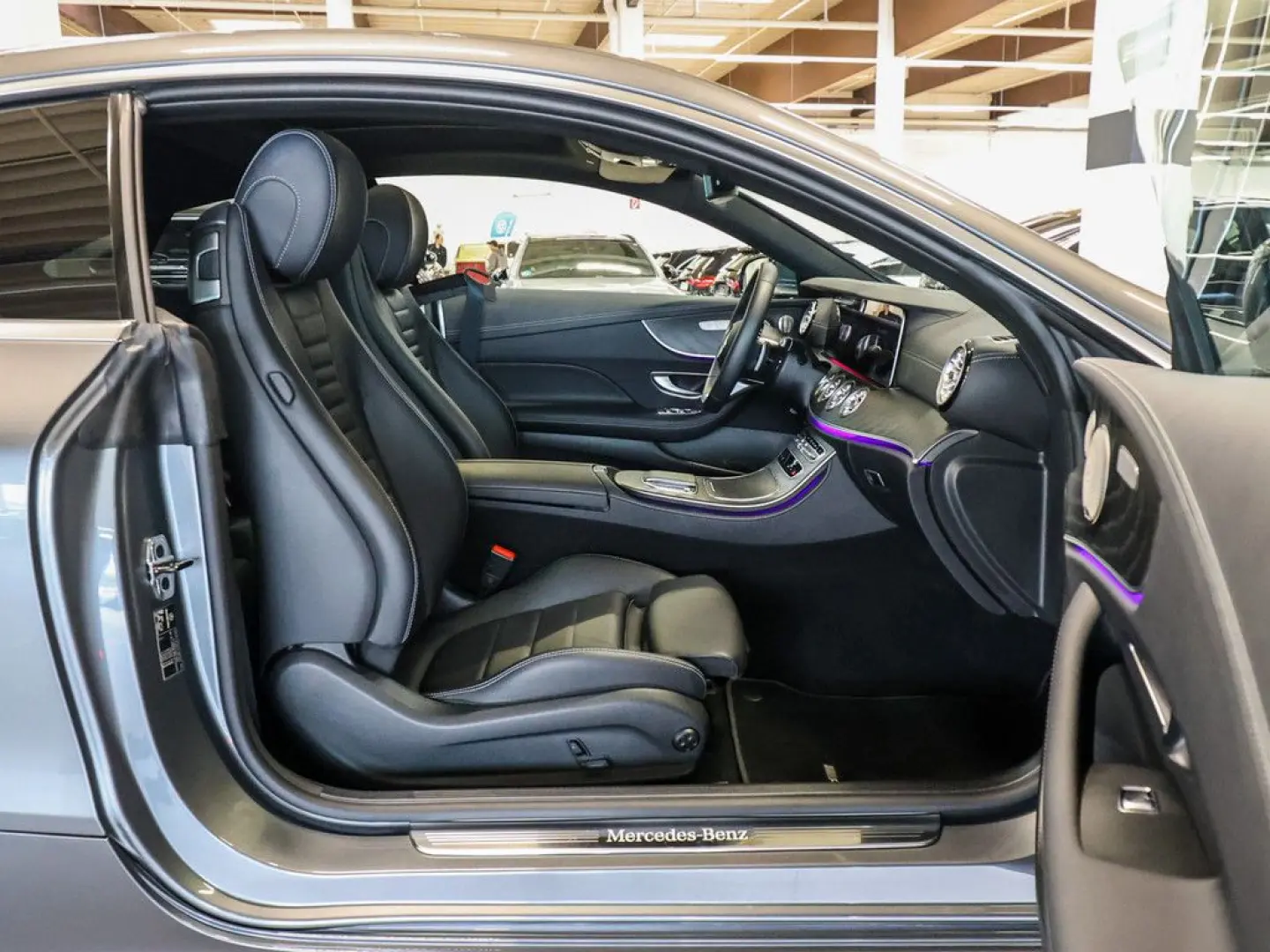 E 450 4M Coupé AMG Sport Distr. LED Pano Navi SH