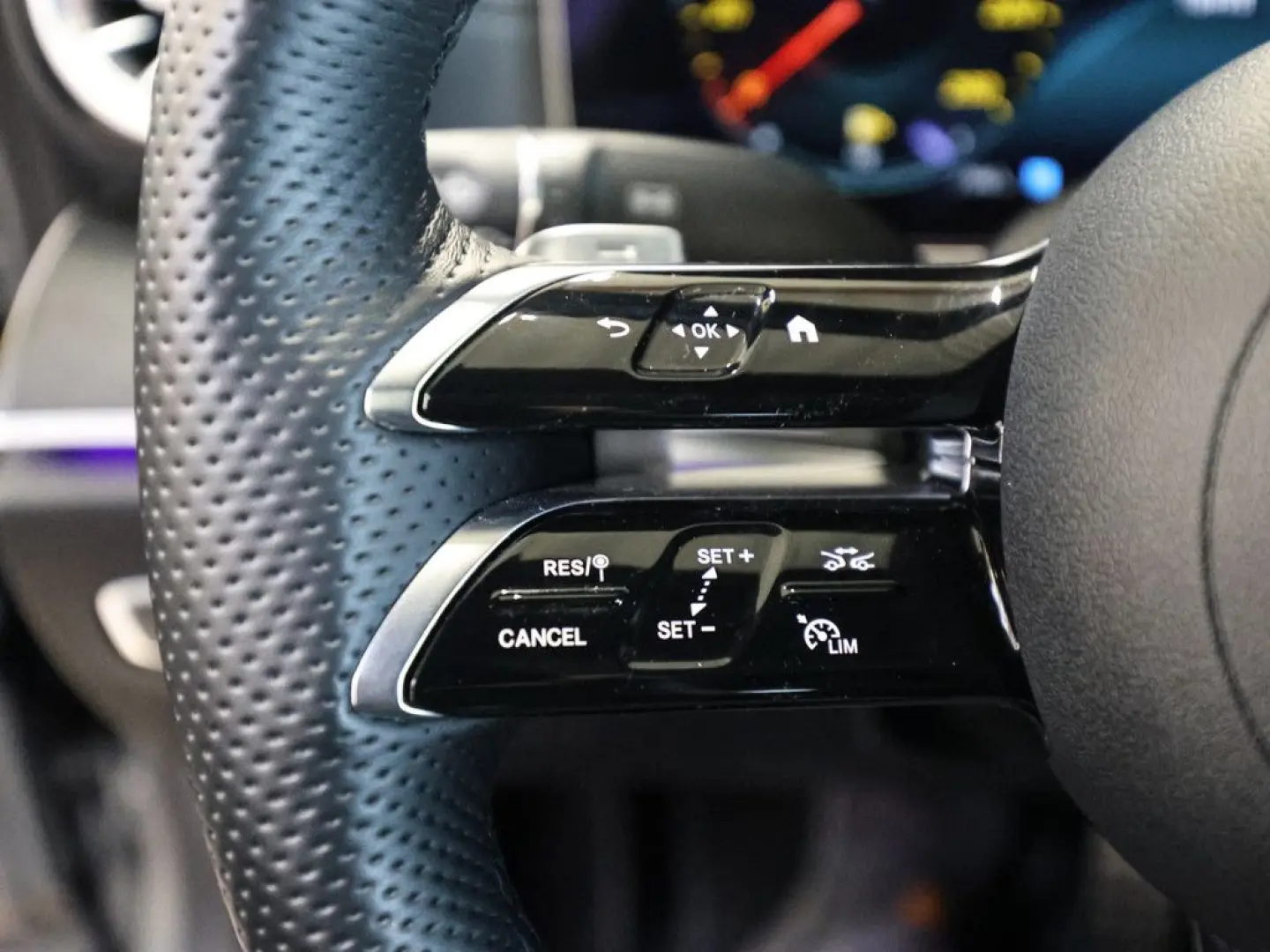 E 450 4M Coupé AMG Sport Distr. LED Pano Navi SH