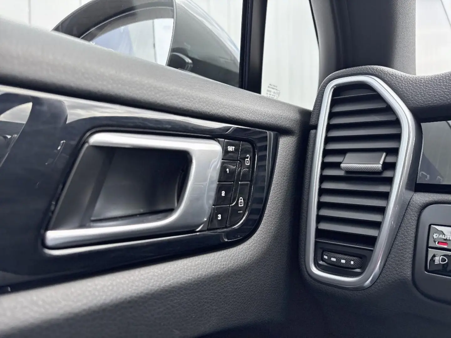 Cayenne 3.0 E-Hybrid PANOD LED NAVI LEDER