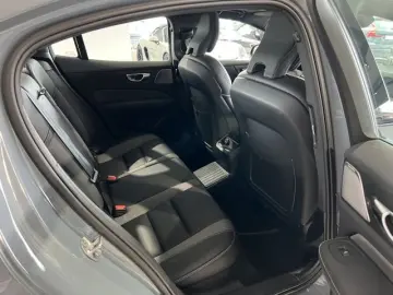 S60 T8 Ultimate Dark Recharge AWD B&W 360° 4xSHZ