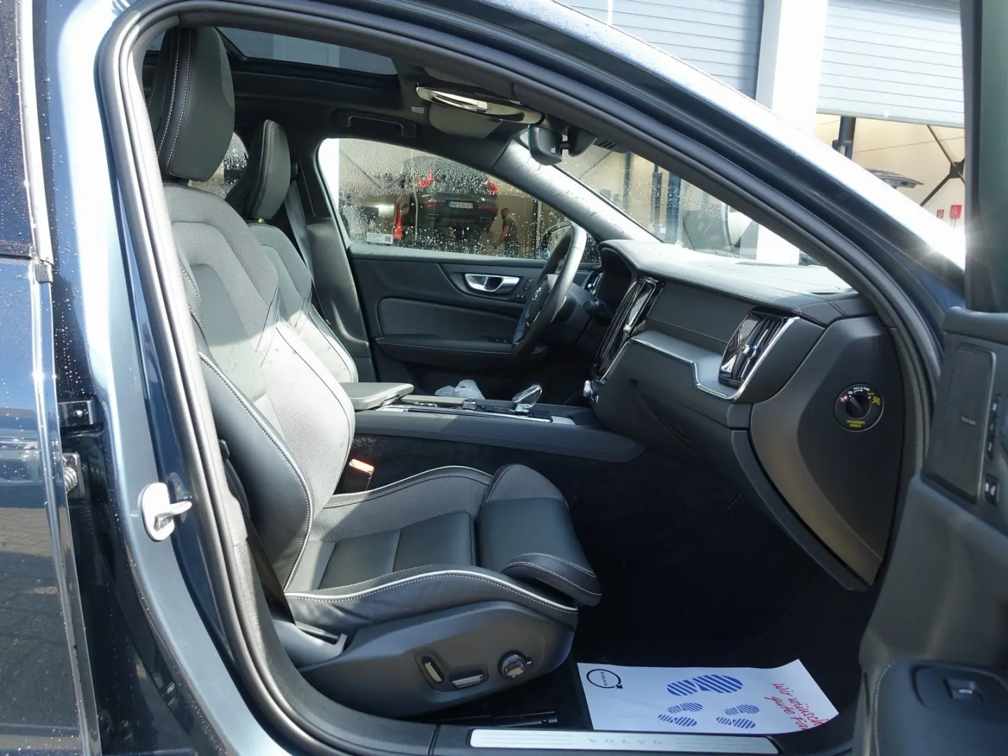 S60 Ultimate Dark B5 AWD /HeadUP/Pano/360°/BLIS