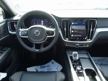 S60 Ultimate Dark B5 AWD /HeadUP/Pano/360°/BLIS
