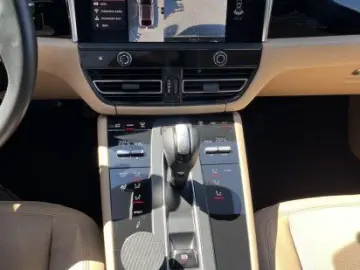 Macan S