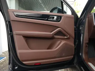 E-Hybrid Coupé  LEDER BRAUN-LUFTF.-PANO-21TURBO