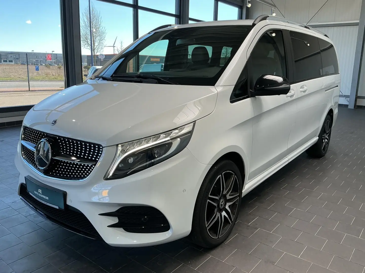 V 300 4M AMG+Pano+Sitzklima+Distron.+Burmester
