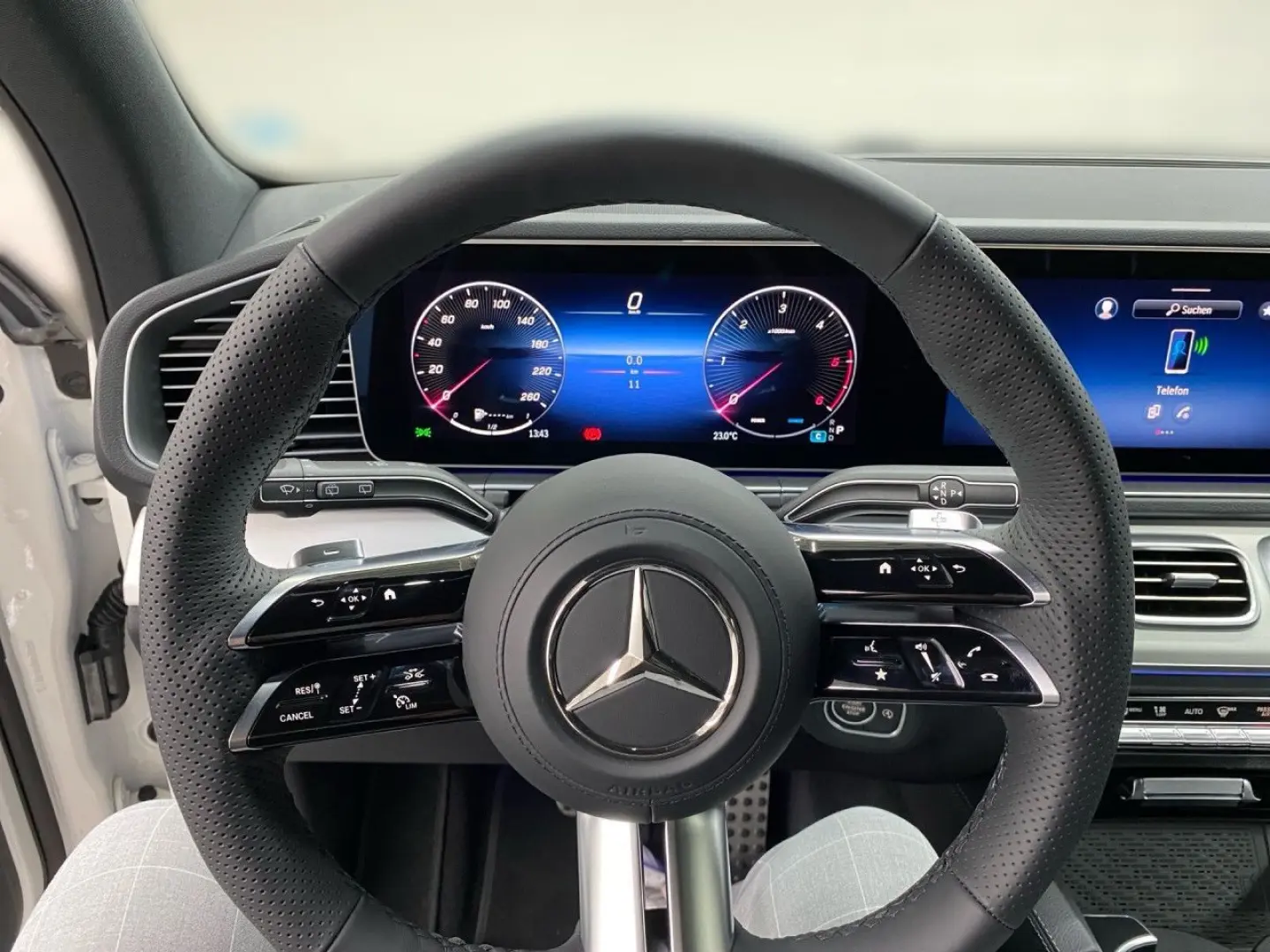 GLE 300 d 4Matic AMG+NIGHT+PANO+AHK+PARK+DISTR+