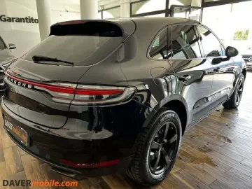 Porsche Macan 2.0 tot.black tetto pan