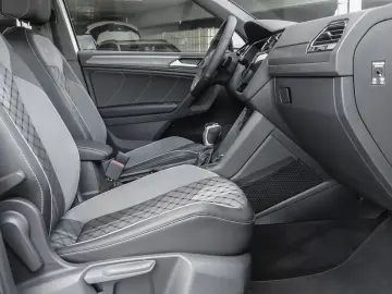 Tiguan R-Line 2.0 TDI DSG AHK+MATRIX-LED+NAV+SHZ