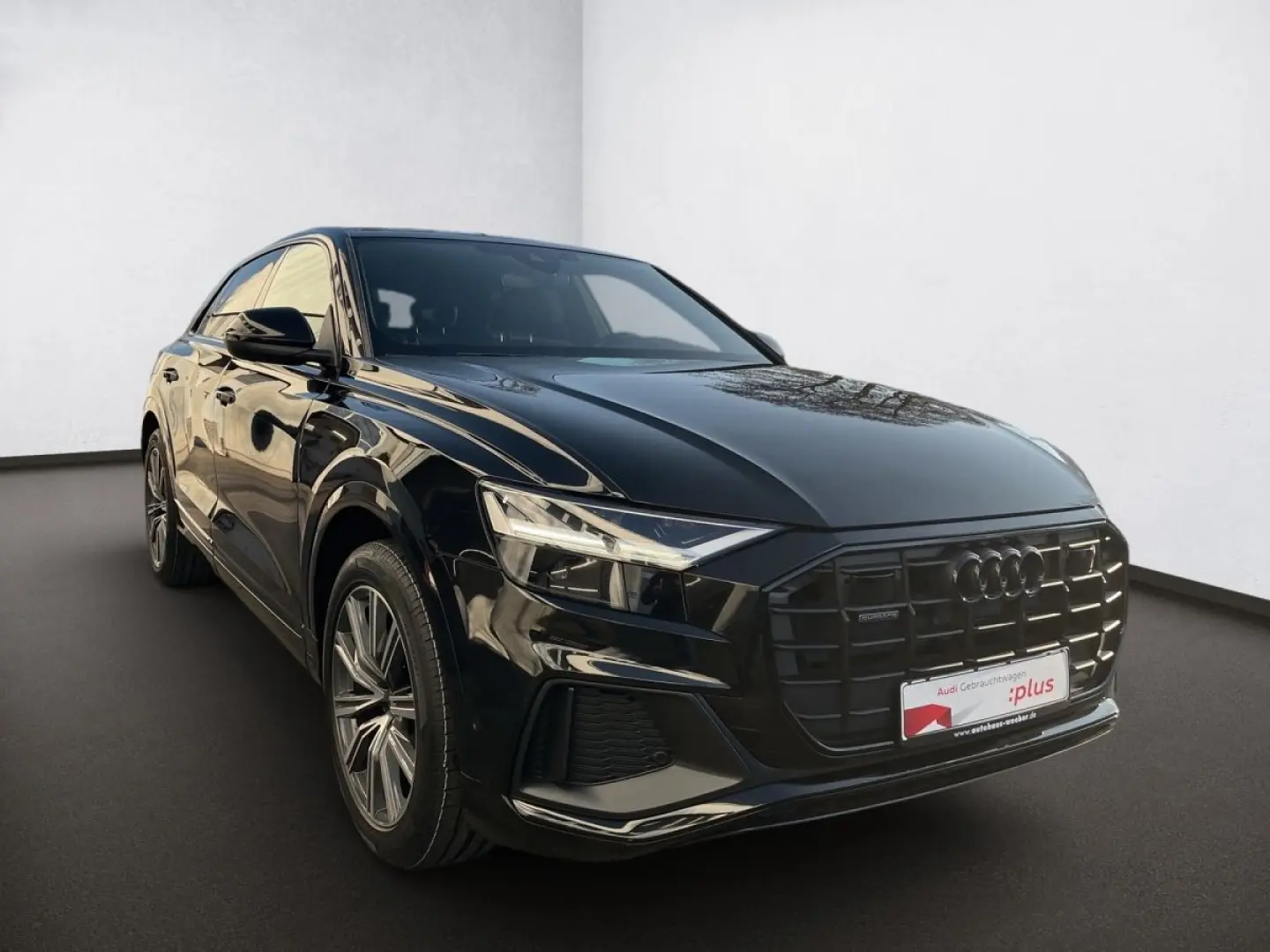 Q8 S-Line Black 21*ACC*LED*NAVI*KEYLESS*RFK*SHZ