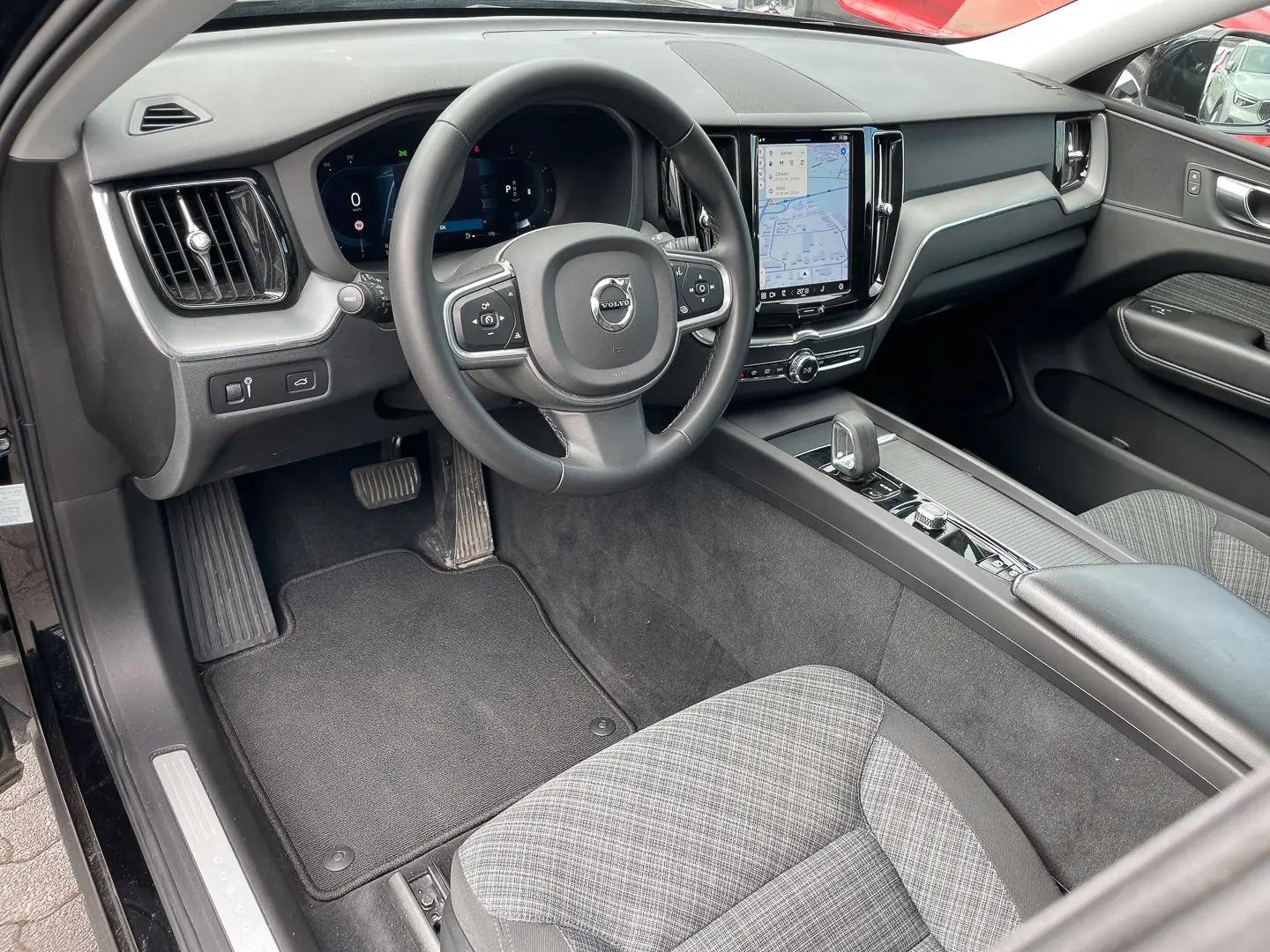 XC60 Momentum Pro 2WD B4 Diesel EU6d AHK digital